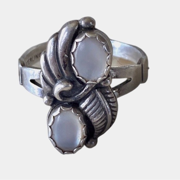 Vintage William Wheeler Co Sterling Silver Mother Of Pearl Ring - Picture 2 of 5